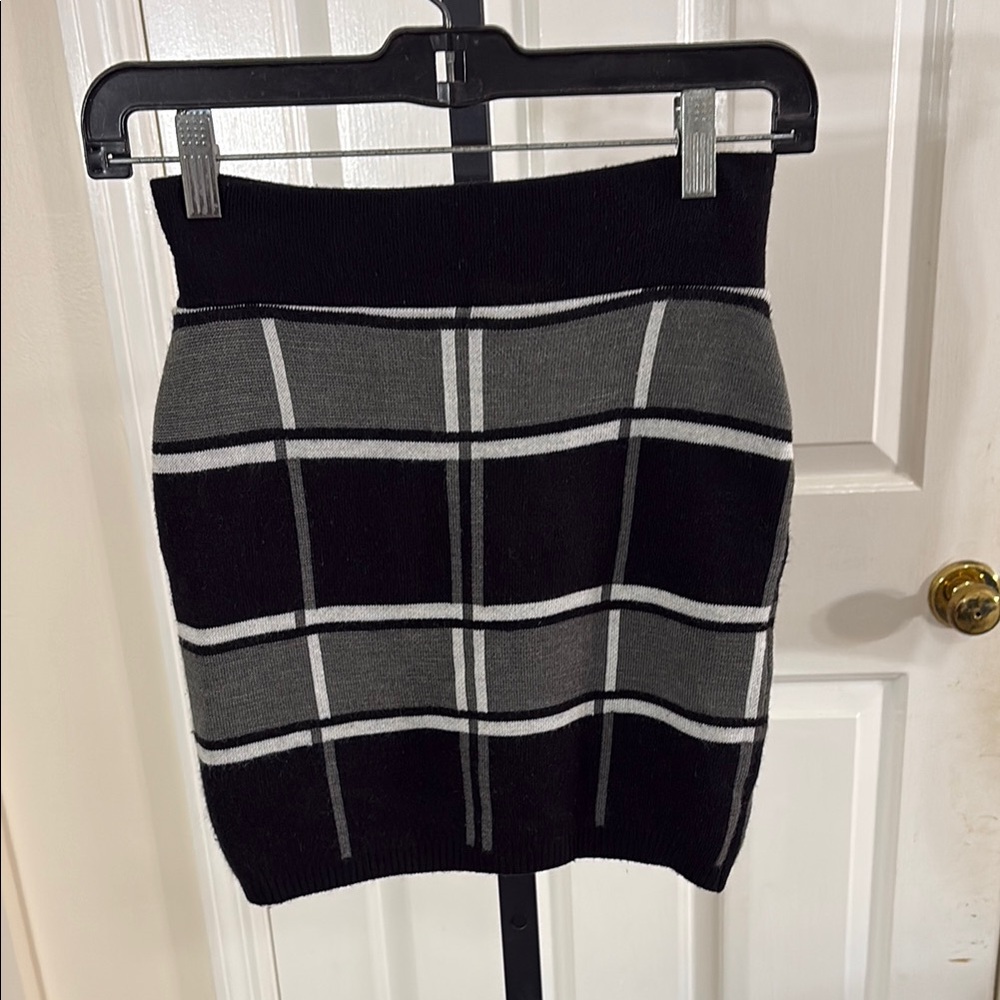 Black and White Mini Pencil Skirt for Work